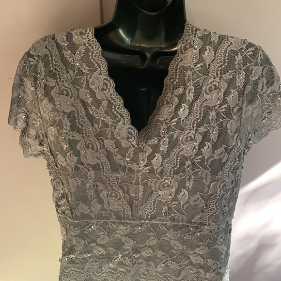 Grace Hill lace and beaded Dress - Picture 5 of 6